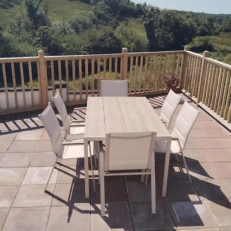 Сasa de vacaciones Rose Cottage- Private Leitrim Countryside Escape Aghavas